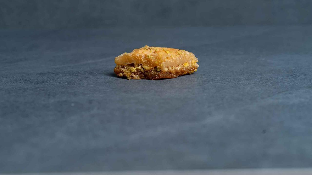 Meal card cover for: Baklava