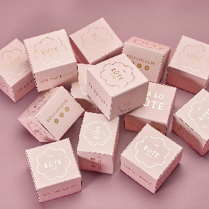 Meal card cover for: Pink Cupcake Gift Box - Gold Foiling