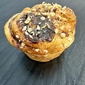 Meal card cover for: Chocolate & hazelnut bun