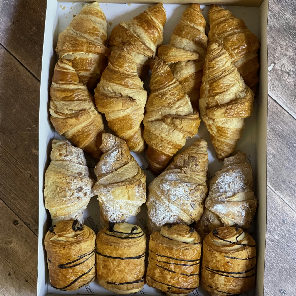 Meal card cover for: Large Mixed Croissants Box