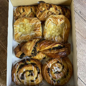 Meal card cover for: Medium Mixed Pastries Box