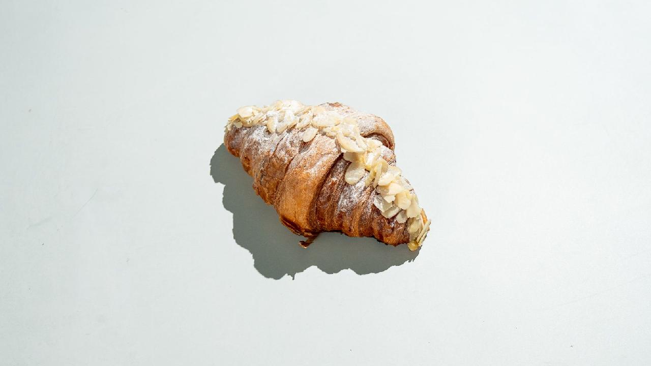 Meal card cover for: CAT Almond croissant