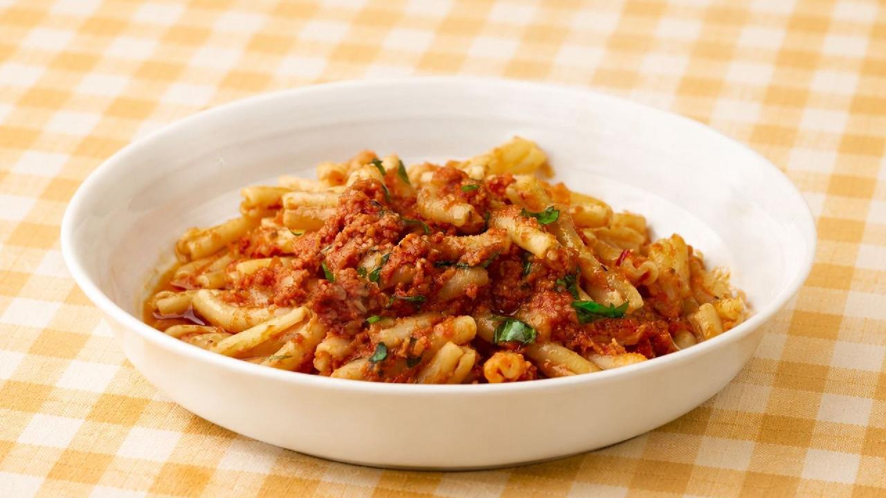 Meal card cover for: Sun-dried Tomato Pesto