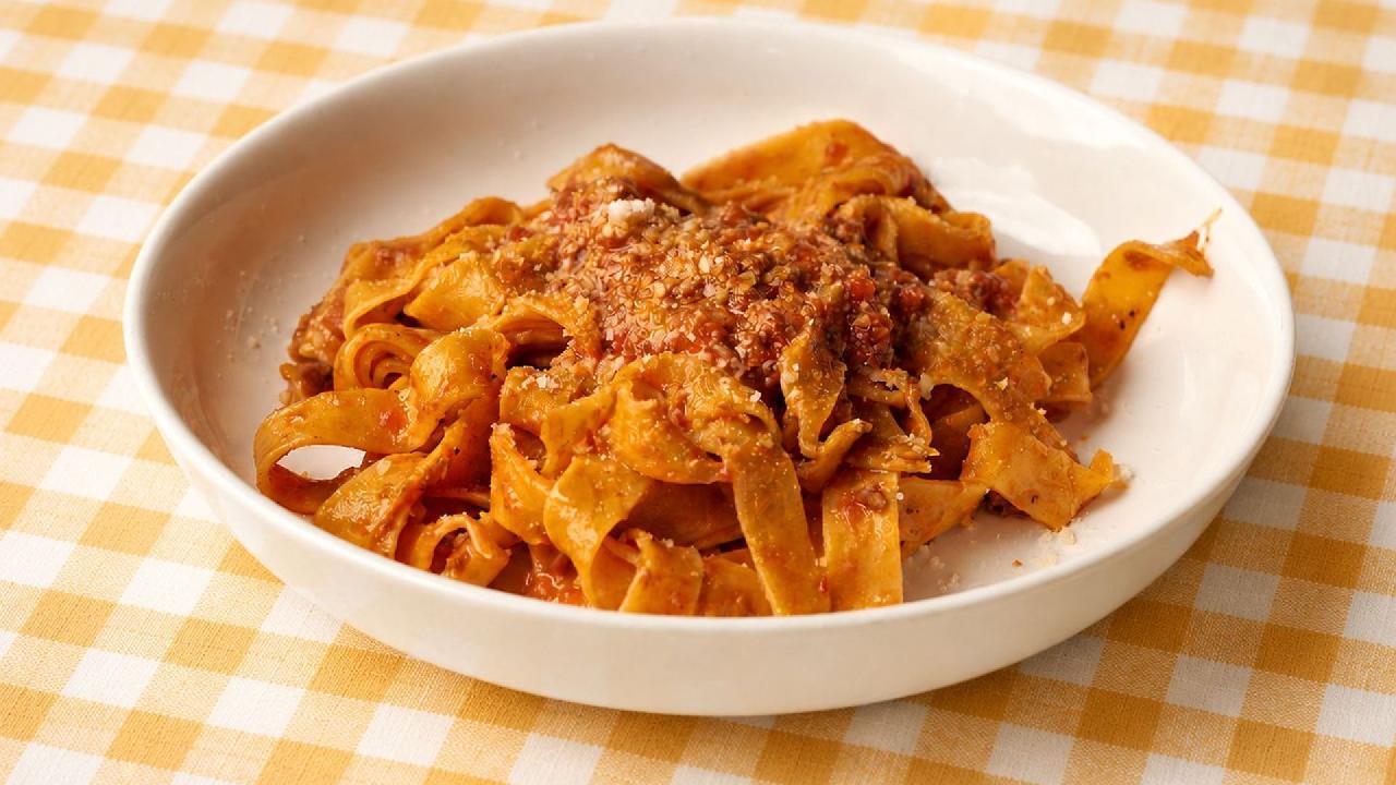 Meal card cover for: Bolognese Sauce