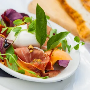 Meal card cover for: Burrata con Pomodori
