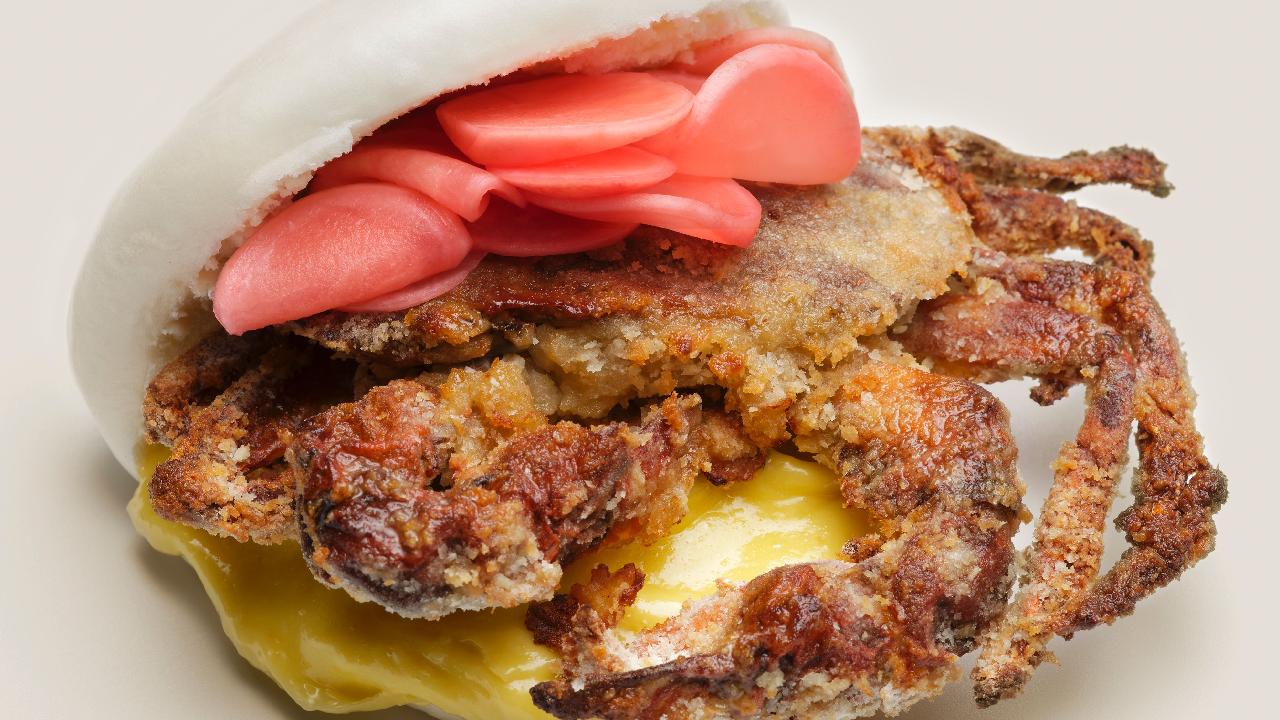 Meal card cover for: Soft-Shell Crab Bao, 10g protein