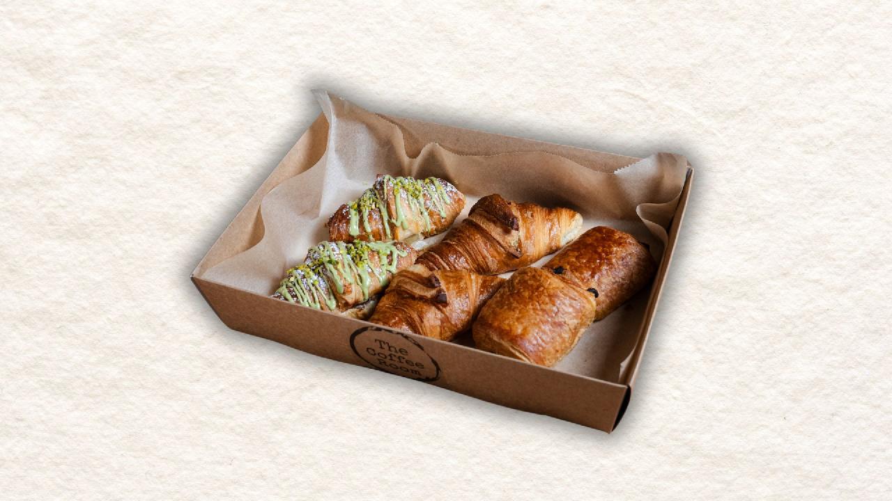 Meal card cover for: 6x Almond Croissant (halal, vegetarian)