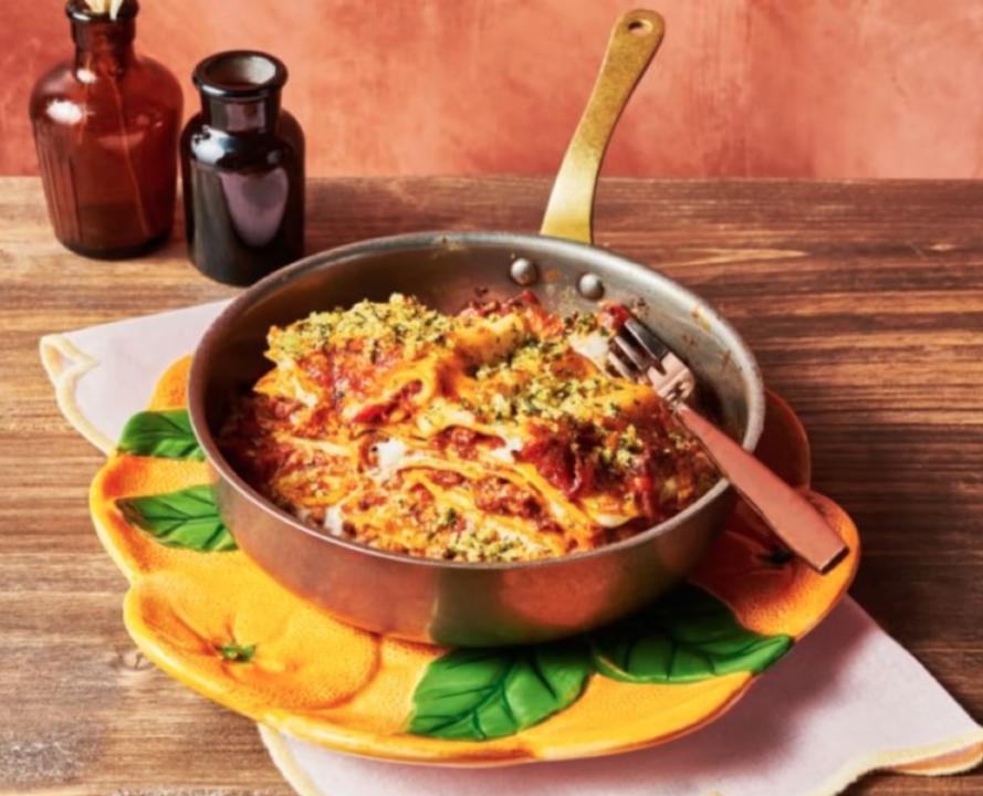 Meal card cover for: Six Layer Lasagne