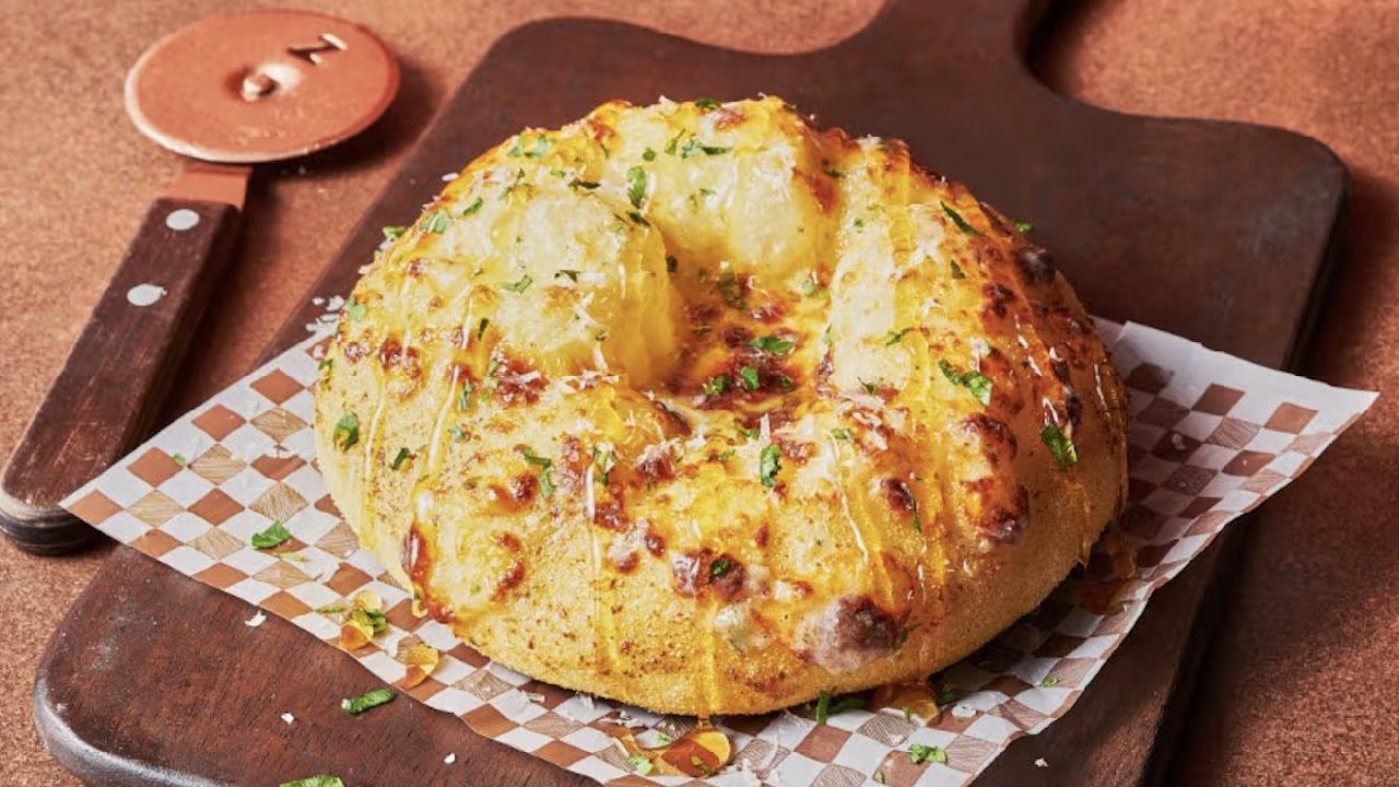 Meal card cover for: Garlic & Mozzarella Bombe