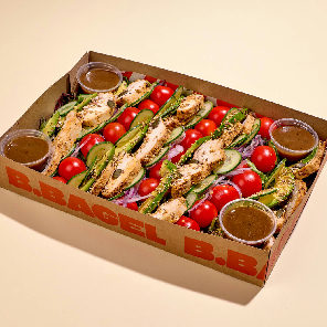 Meal card cover for: Chicken Avocado Sharing Salad