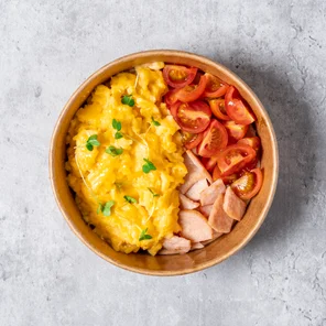 Meal card cover for: Free range Scrambled Egg Protein Pot with Cherry Tomatoes & Turkey Bacon 🥚🥓🍅