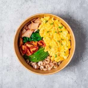 Meal card cover for: Free range Scrambled Egg Protein Pot with Turkey Bacon, Spinach, Cherry Tomatoes, Avocado & Prawns 🍅🥑🦐