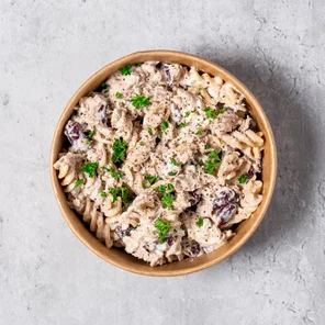 Meal card cover for: Creamy tuna with whole wheat pasta, sweetcorn and kidney beans.