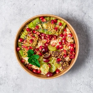 Meal card cover for: Overnight Gluten Free Oats with Grapes, Pomegranate, Kiwi & Golden Flaxseeds 🥣🍇🥝