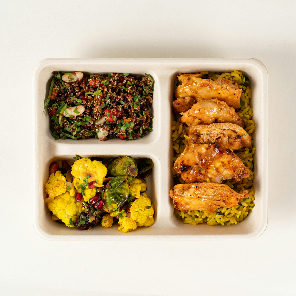 Meal card cover for: Harrisa chicken with Lemon - herb brown rice Lunchbox (Winter)