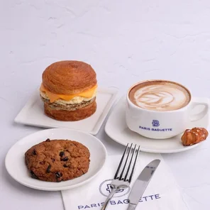 Meal card cover for: Croissant/Cookie Bundle