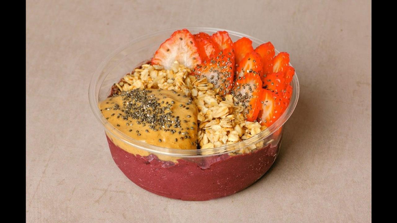 Meal card cover for: Peanut Butter & Strawberry Acai Bowl