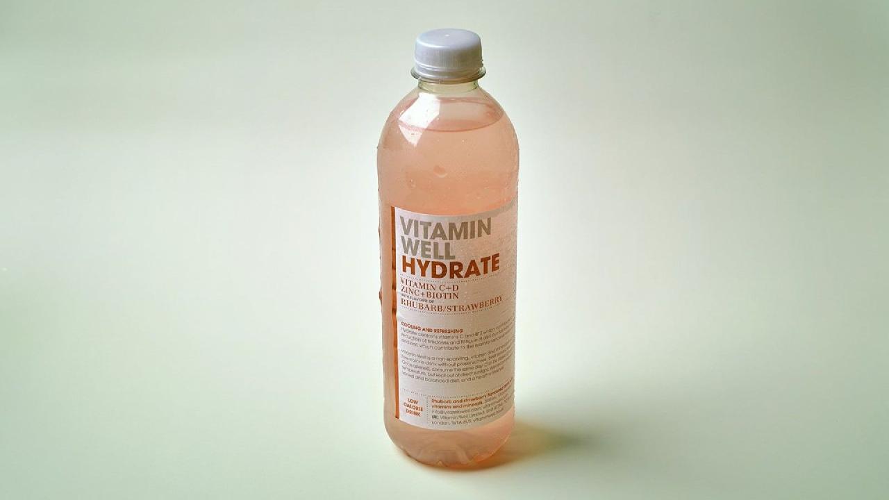 Meal card cover for: Vitamin Well Hydrate - Rhubarb & Strawberry