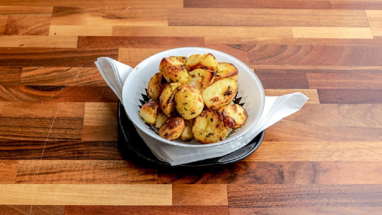 Meal card cover for: Hot roast garlic Agria potatoes (large)