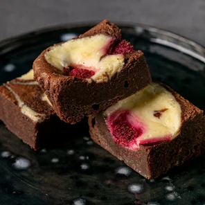 Meal card cover for: Raspberry Cheesecake Brownie Bites