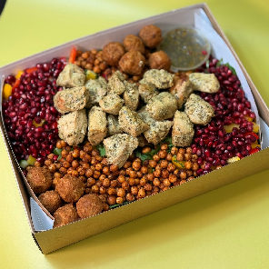 Meal card cover for: Mediterranean Salad Platter
