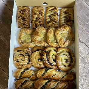 Meal card cover for: Large Mixed Pastries Box