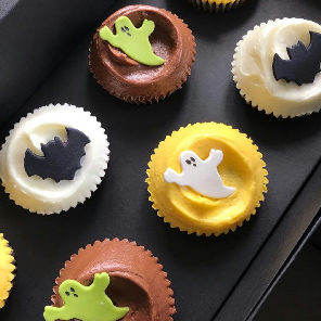 Meal card cover for: Halloween Cupcakes - Black Bats and Ghosts- Desk Drop Cupcakes