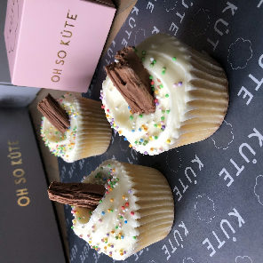 Meal card cover for: Flake 99 Vanilla and Chocolate Cupcake