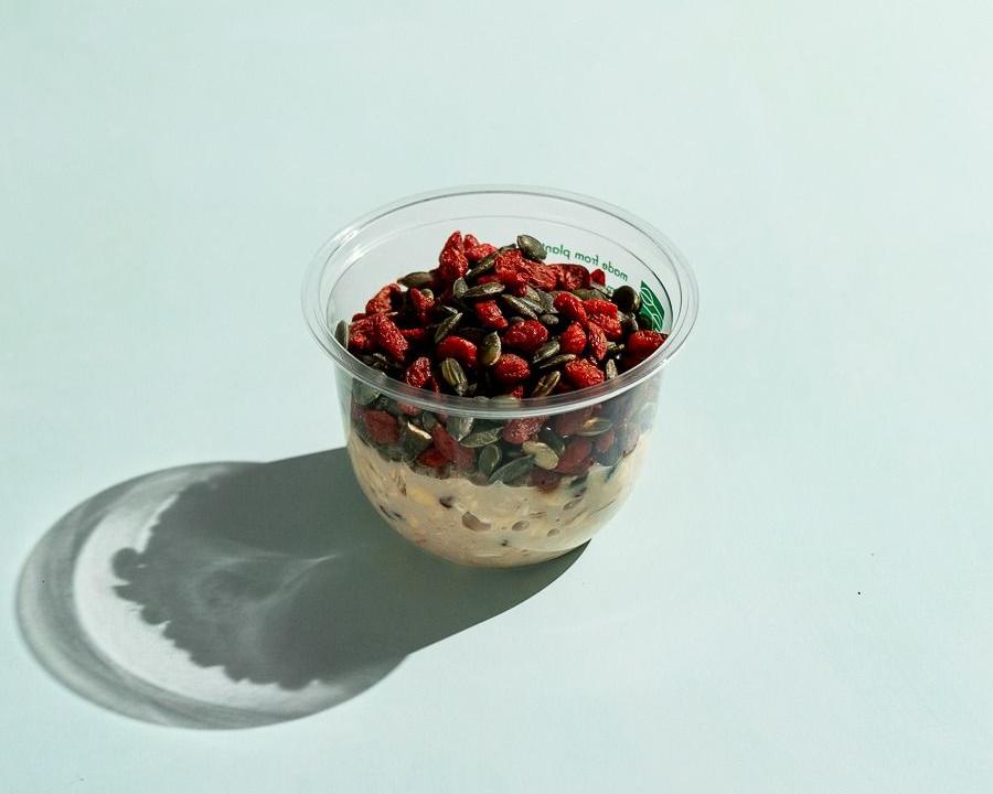 Meal card cover for: CAT Banana + cocoa nibs overnight oats CAT