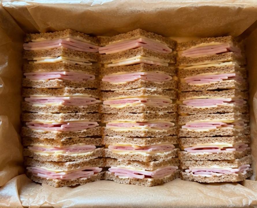 Meal card cover for: Ham & Cheddar Sandwich Box (24 pcs)