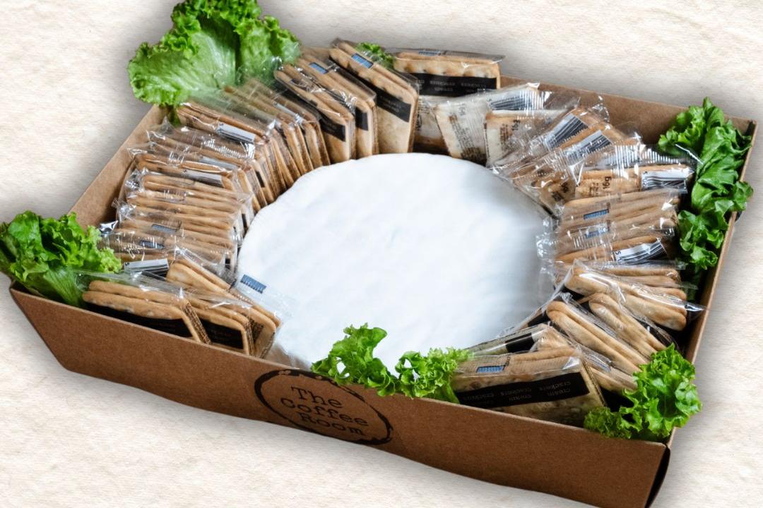 Meal card cover for: Brie wheel (1Kg) & Crackers Box (1Kg)