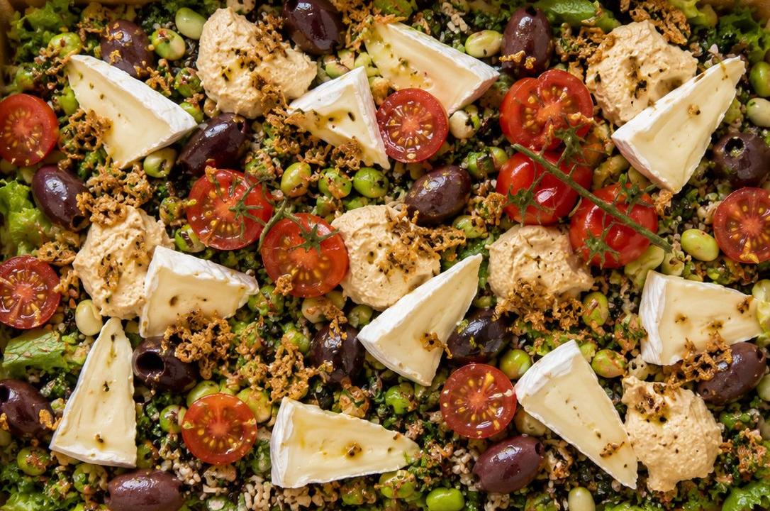 Meal card cover for: Brie & Tomato Salad Box (up to 12 people)