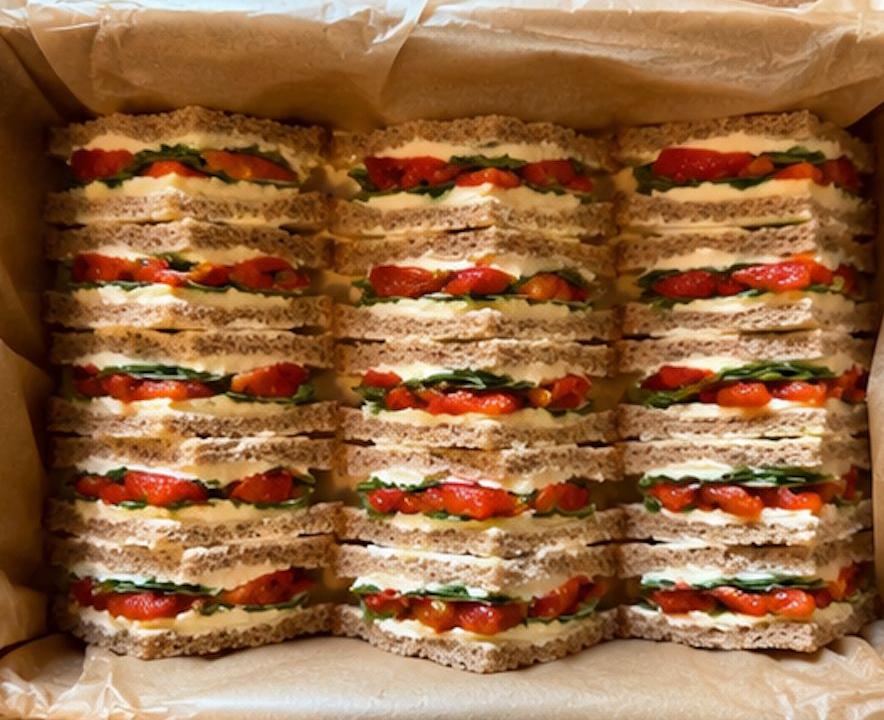 Meal card cover for: Hummus & Roasted Pepper Sandwich Box (24 pcs)