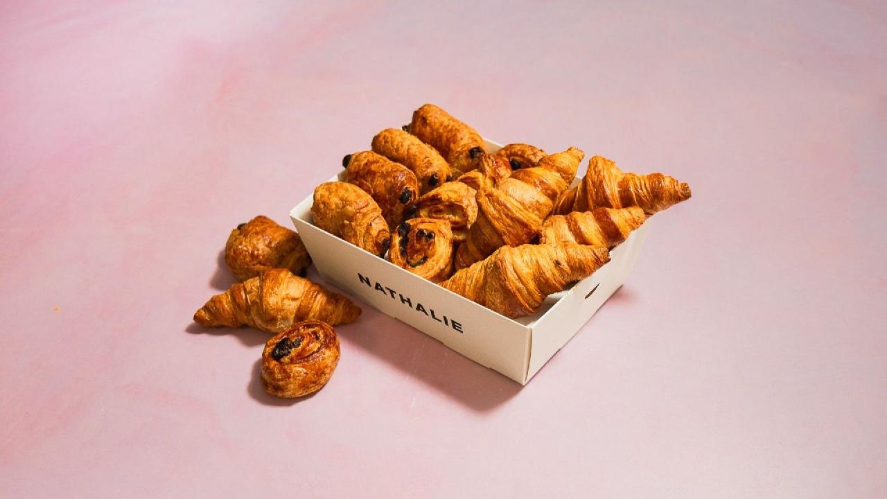 Meal card cover for: CAT Mini pastries selection CAT