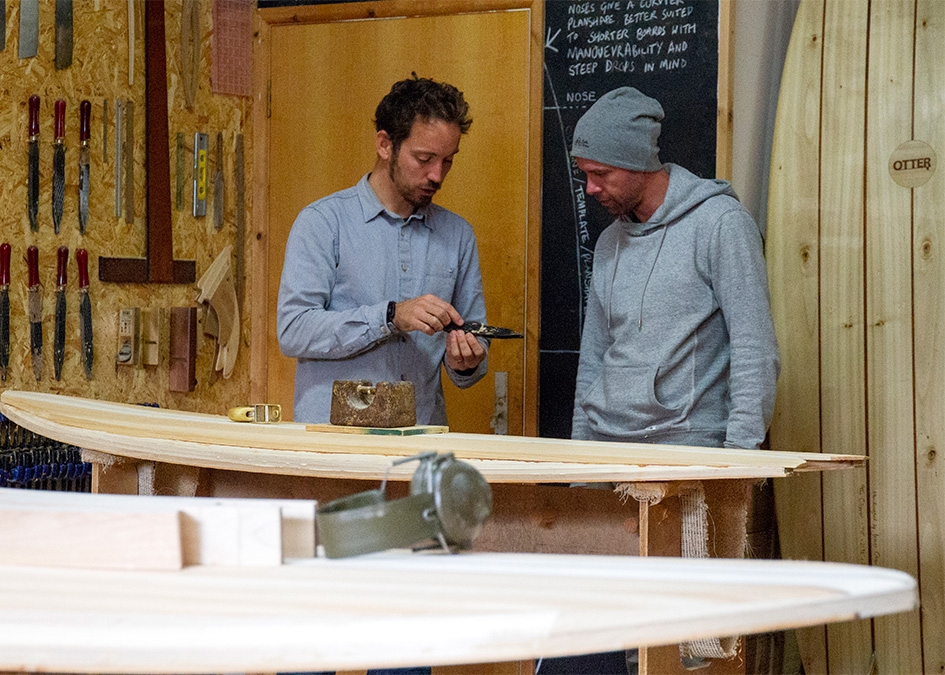 james Otter wooden surfboard workshop course cornwall with jonas tool demonstration
