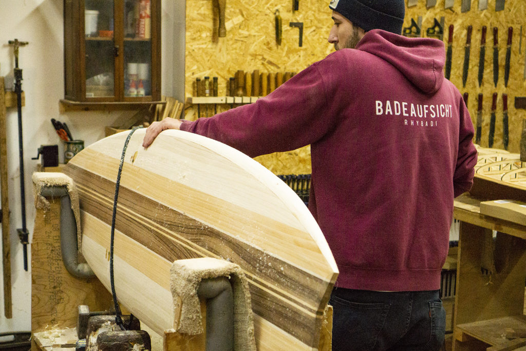 Luca Swift Otter Woden Surfboard Workshop hands on the rail