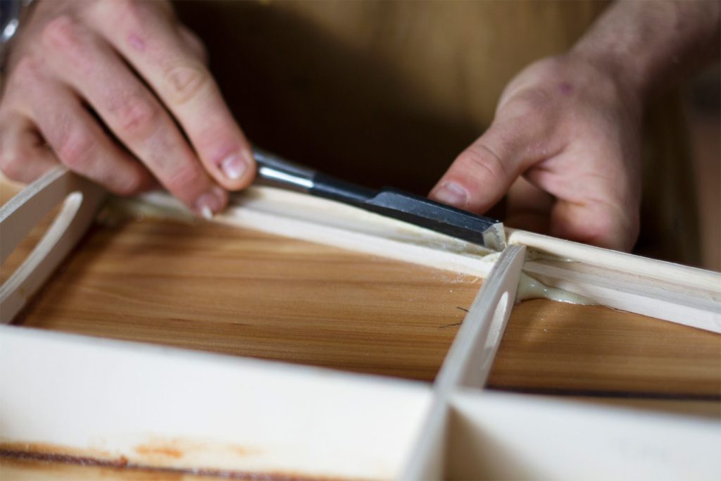 Otter wooden surfboard chisel frame