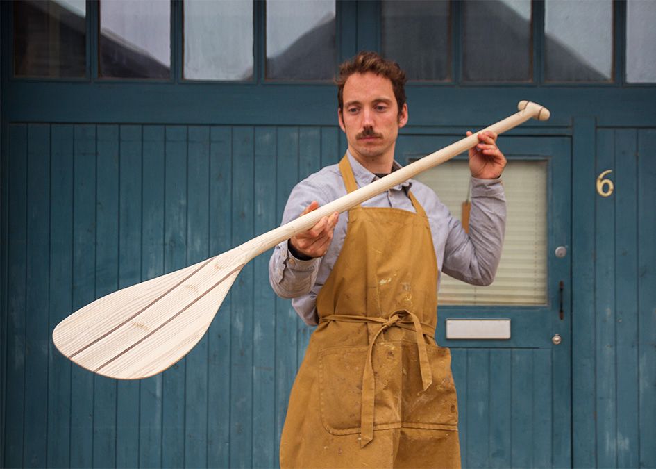 Wooden Paddle Otter Blue Doors