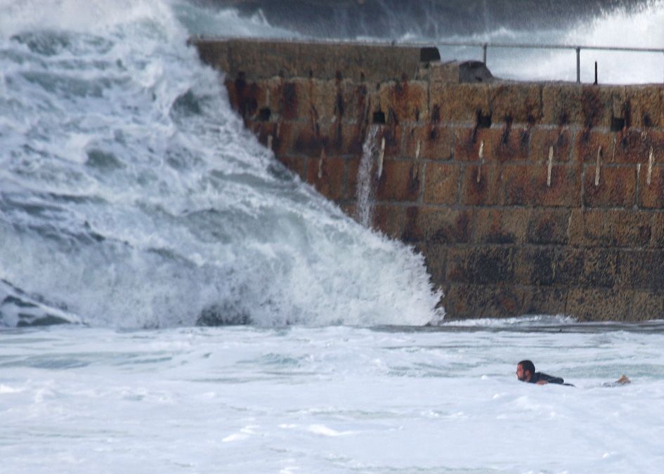 portreath harbour wall