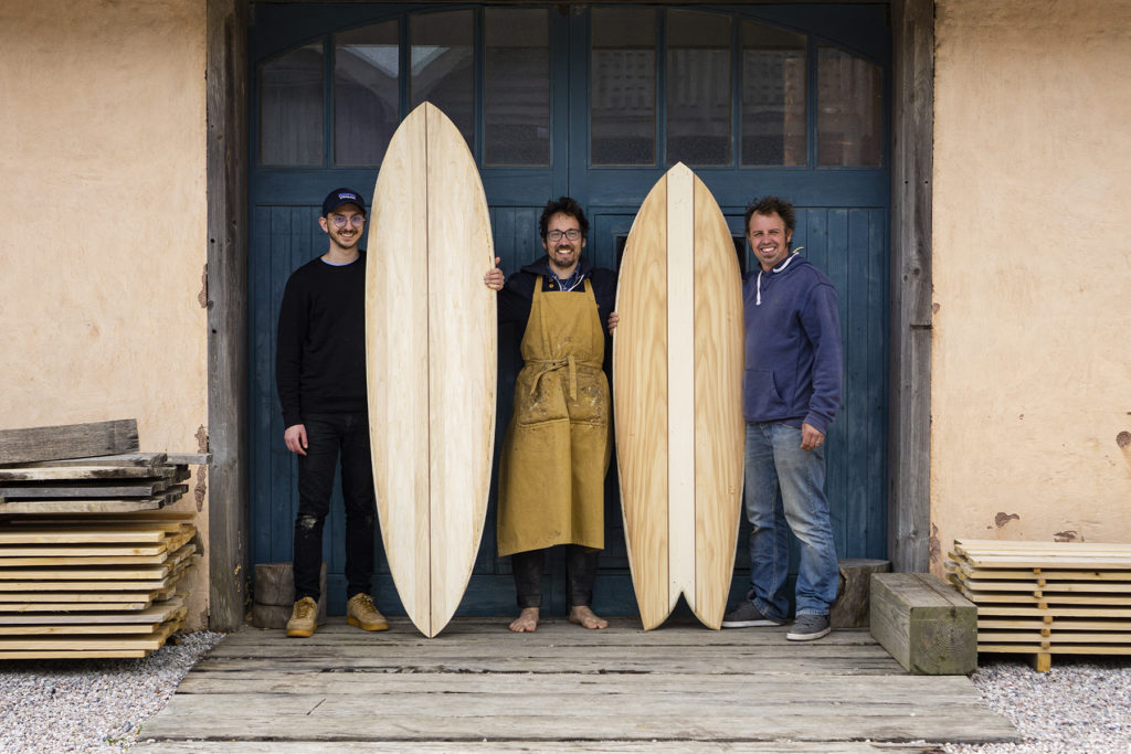 Otter Surfboards Wooden Surfboard workshop experience may 2021 - Group shot - Phil James Chris
