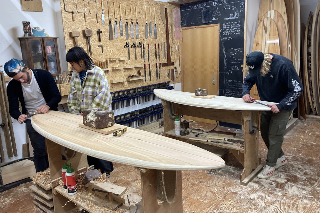 otter wooden surfboard workshop course