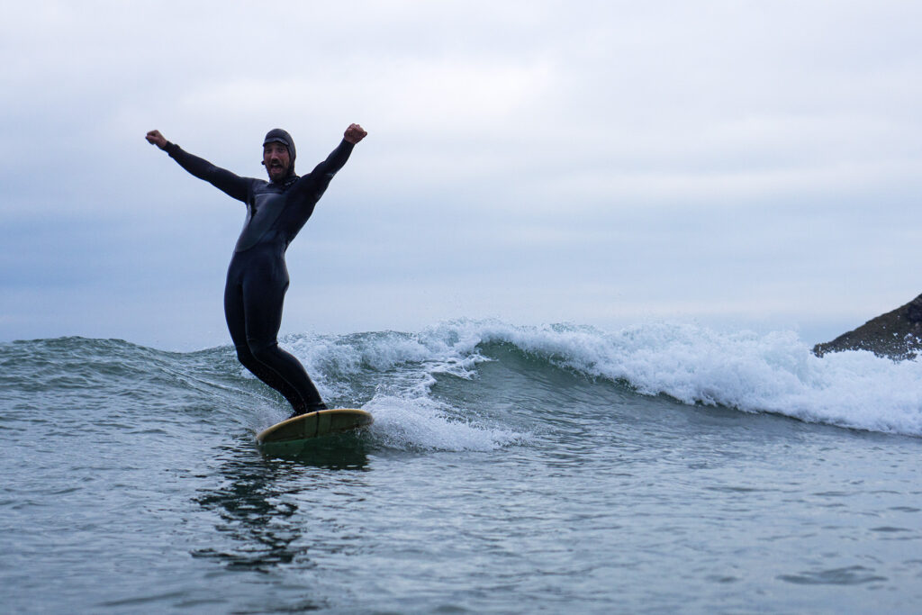 otter sustainable wooden surfboards surfing wave surfer