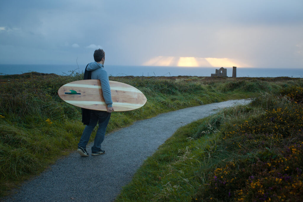 Otter sustainable, hollow wooden surfboard