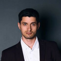 Chris Andrews