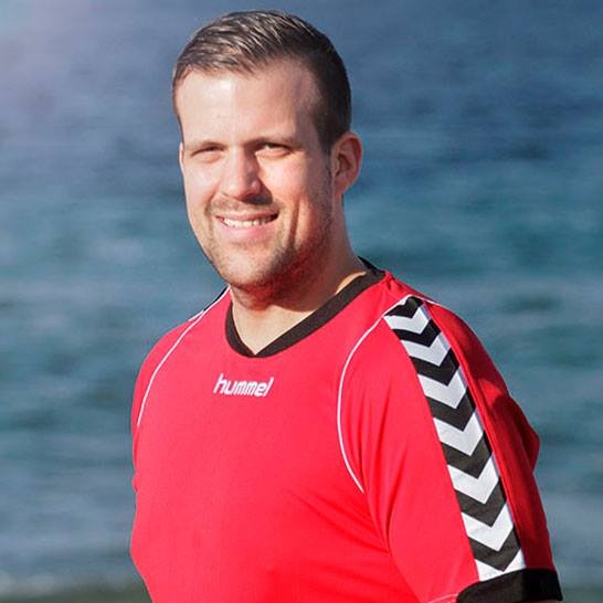 Thomas Edland er trener for damene i Tastavarden. Søndag er det serieåpning.