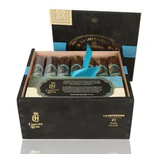 Open black wooden presentation box of 21 Crowned Heads La Imperiosa Dukes 