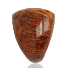 Close-up of the bowl on the Nørding Royal Flush King pipe highlighting birdseye and flame grain patterns.
