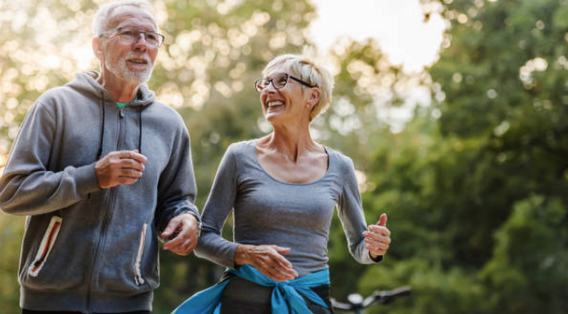 Exploring the Benefits of Staying Healthy and Active for Seniors