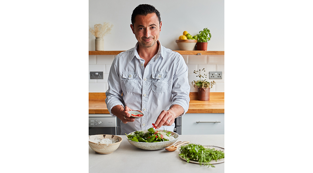 TV Chef Theo Michaels teams up with SmarterNaturally