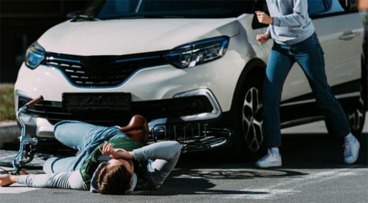 All the Dangers a Bicyclist Has to Tackle on a Daily Basis